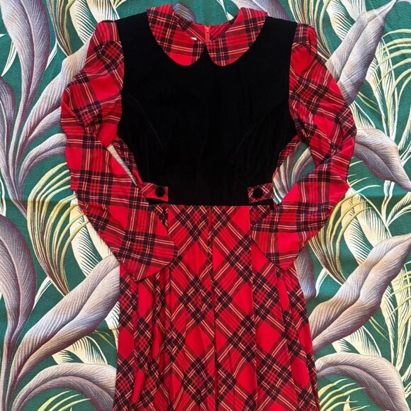 VINTAGE 80s 'Karin Stevens' tartan plaid, pleated, maxi dress w/ velvet bodice! - Picture 6 of 8
